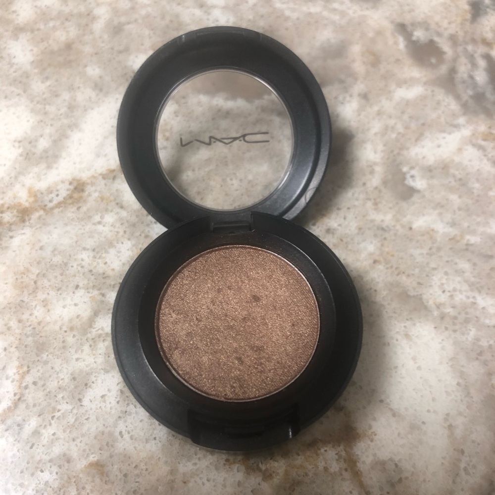 MAC Cosmetics Eyeshadow, Woodwinked